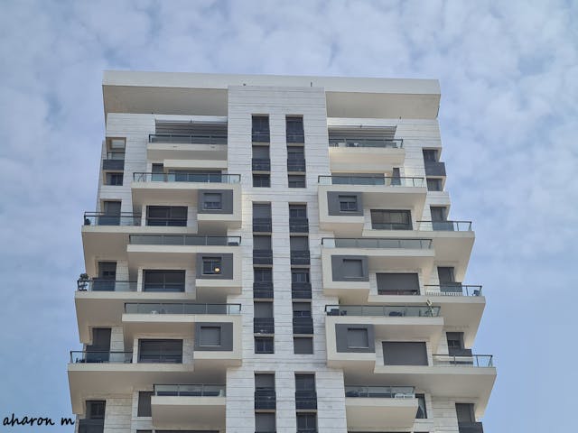 6676139.jpg